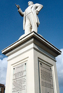 Charles_Bradlaugh_Statue